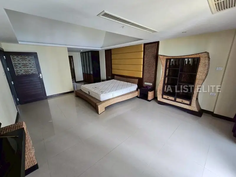 Nova Mirage Wongamat – Penthouse duplex avec vue sur mer