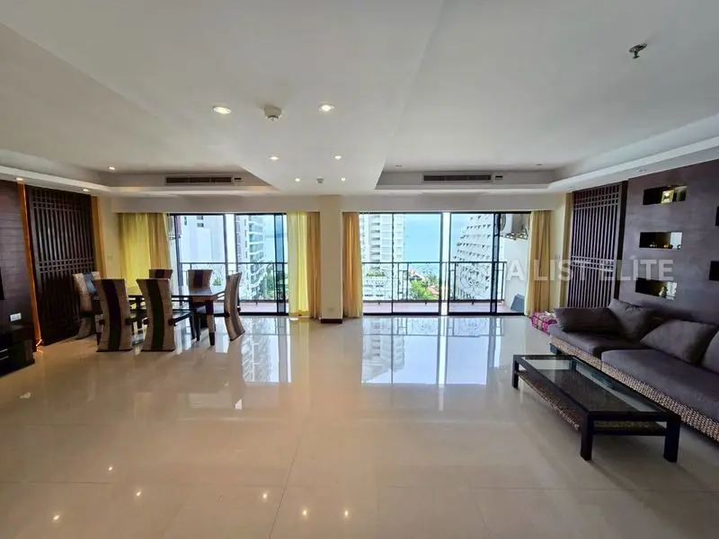 Nova Mirage Wongamat – Penthouse duplex avec vue sur mer
