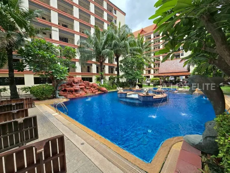 Nova Mirage Wongamat – Penthouse duplex avec vue sur mer