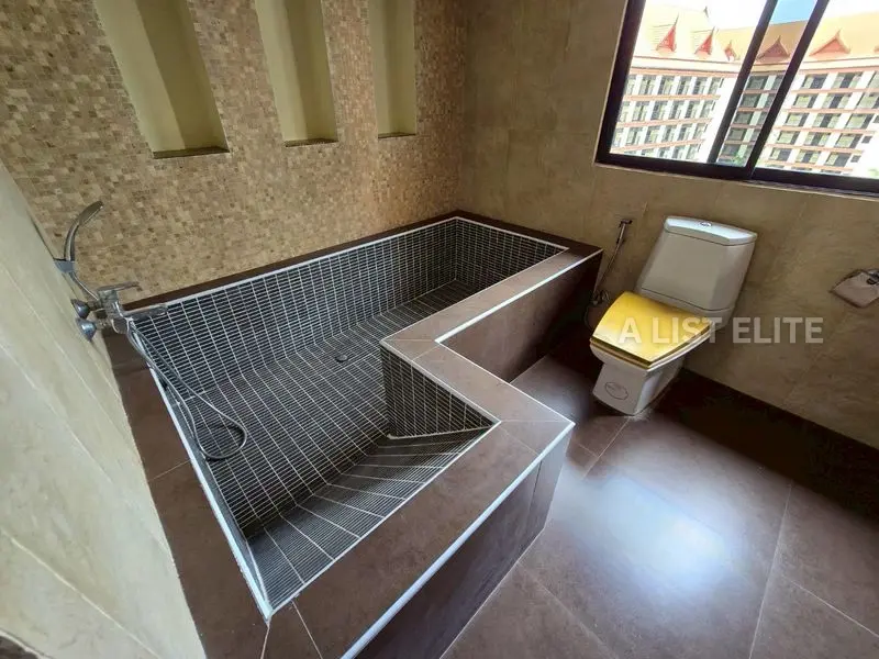 Nova Mirage Wongamat – Penthouse duplex avec vue sur mer