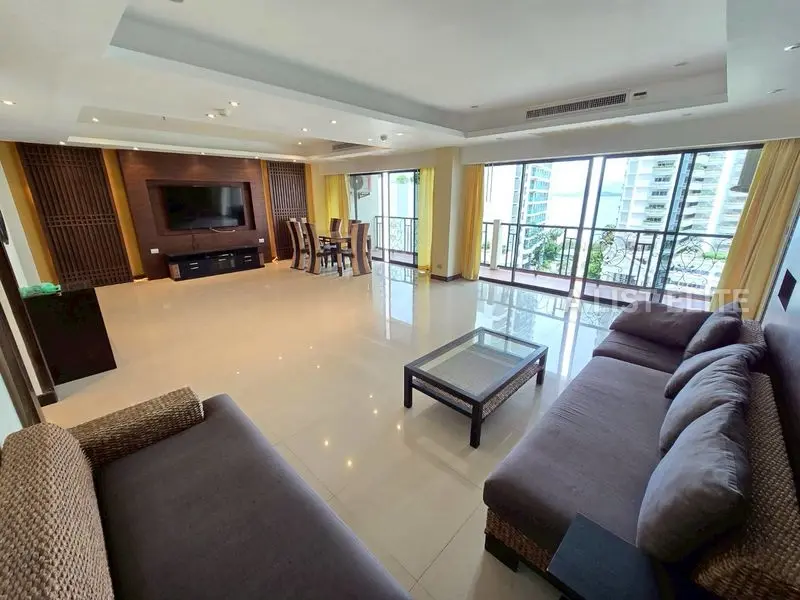 Nova Mirage Wongamat – Penthouse duplex avec vue sur mer