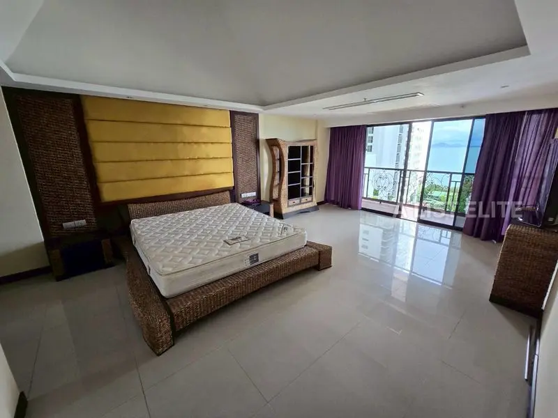 Nova Mirage Wongamat – Penthouse duplex avec vue sur mer
