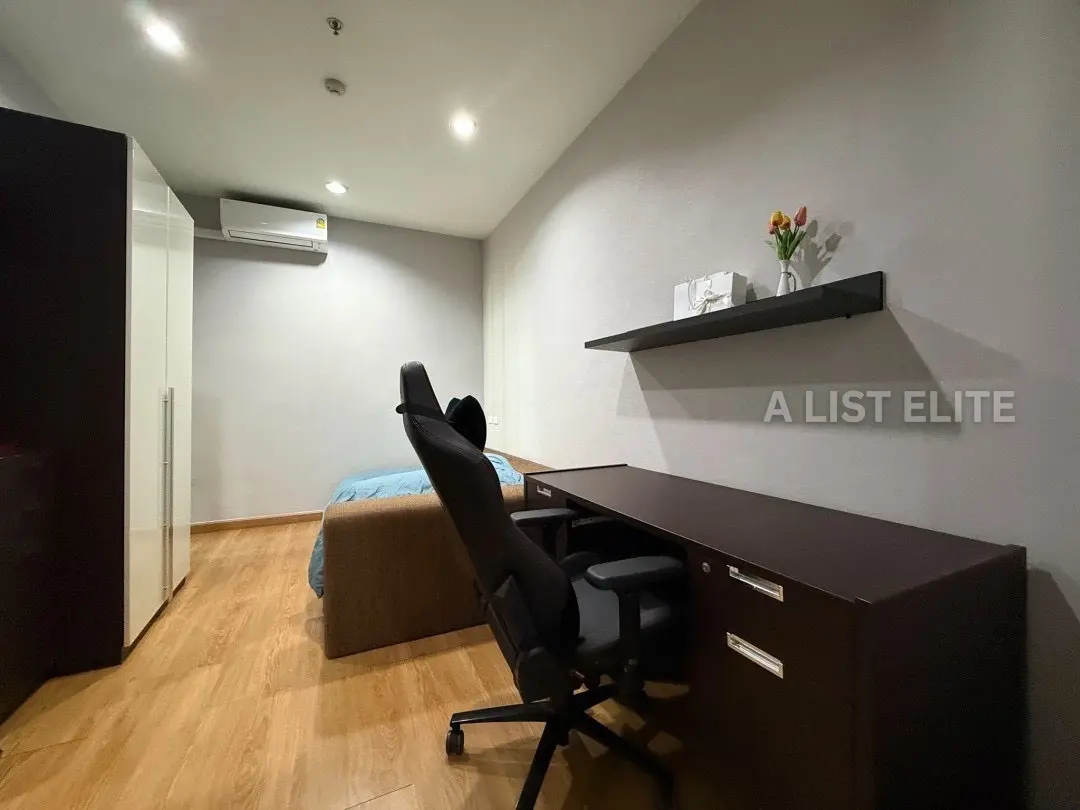 Baan Klang Krung Siam Pathumwan Condominium