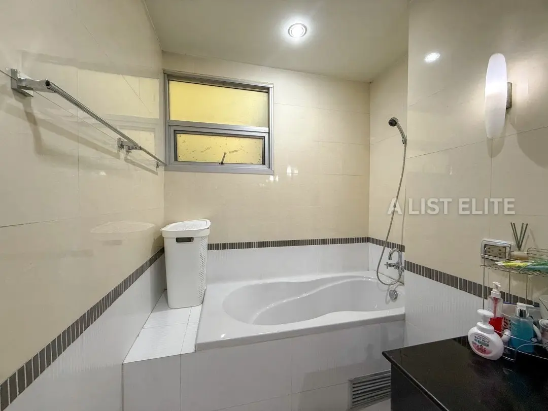 Baan Klang Krung Siam Pathumwan Condominium