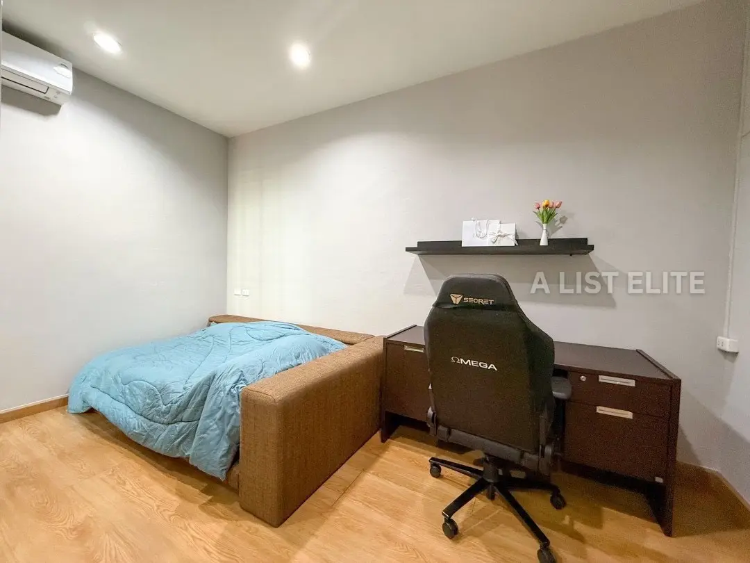 Baan Klang Krung Siam Pathumwan Condominium