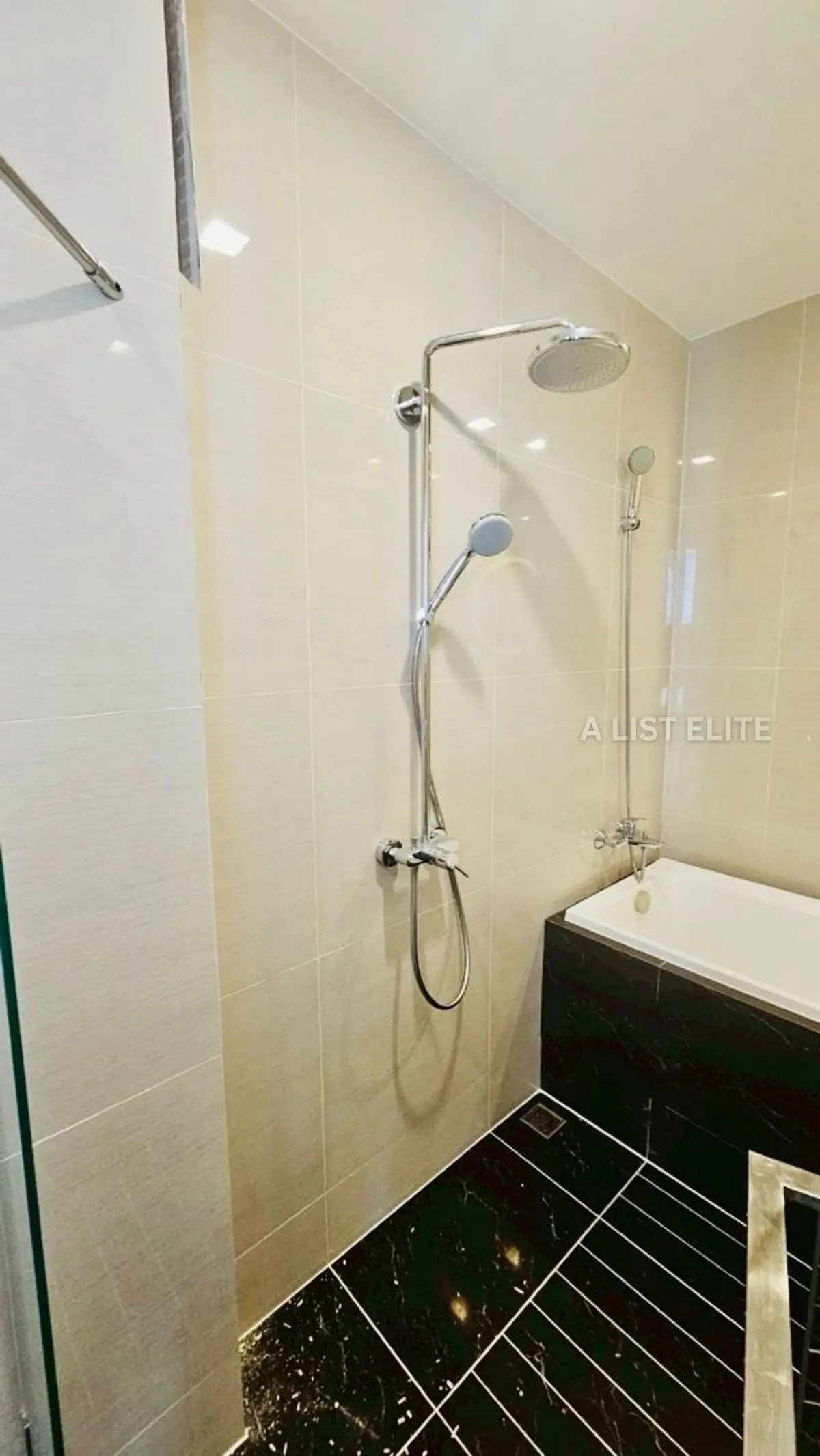 Park 24 (Origin Phrom Phong)
