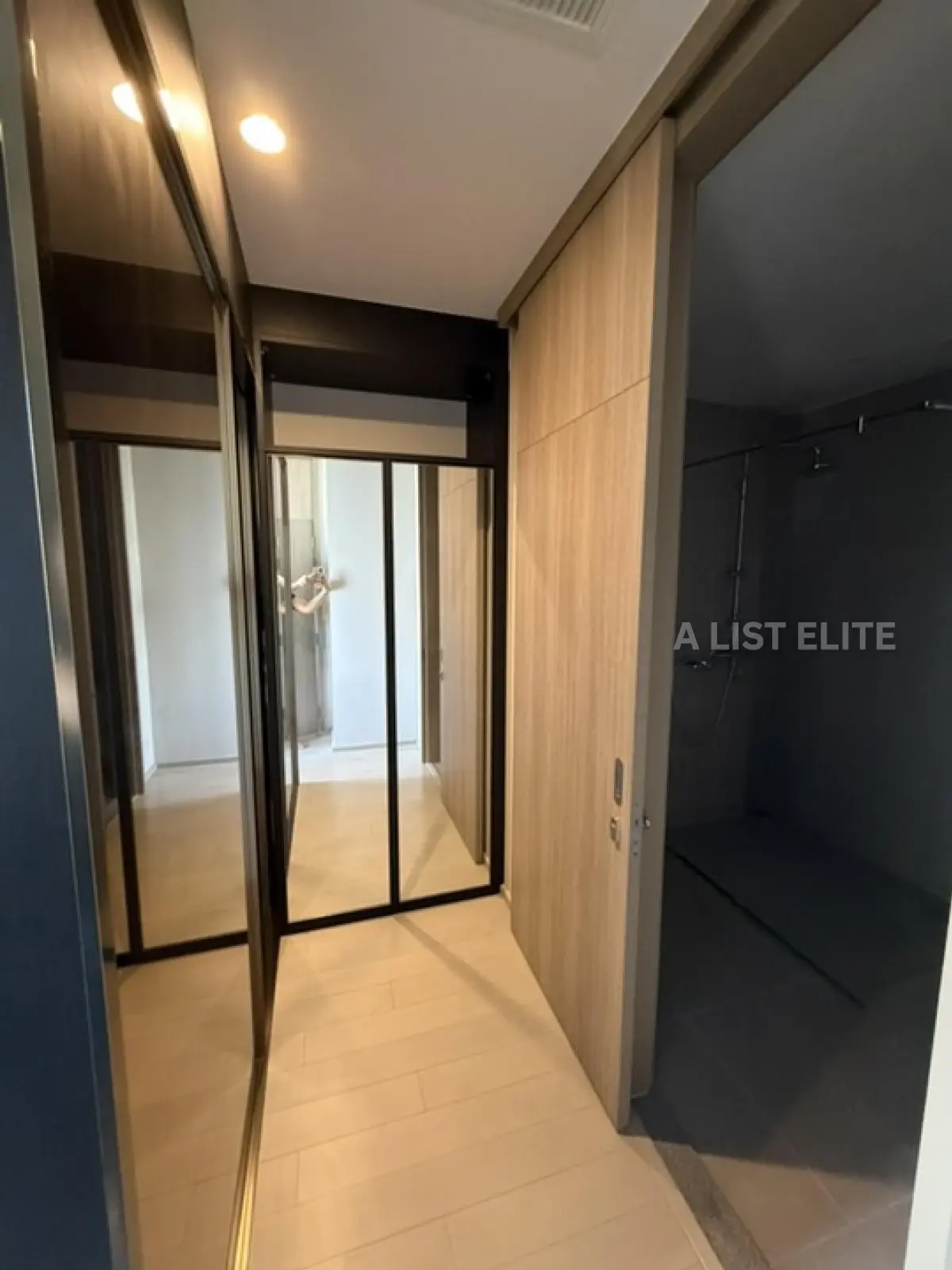 Noble Ploenchit