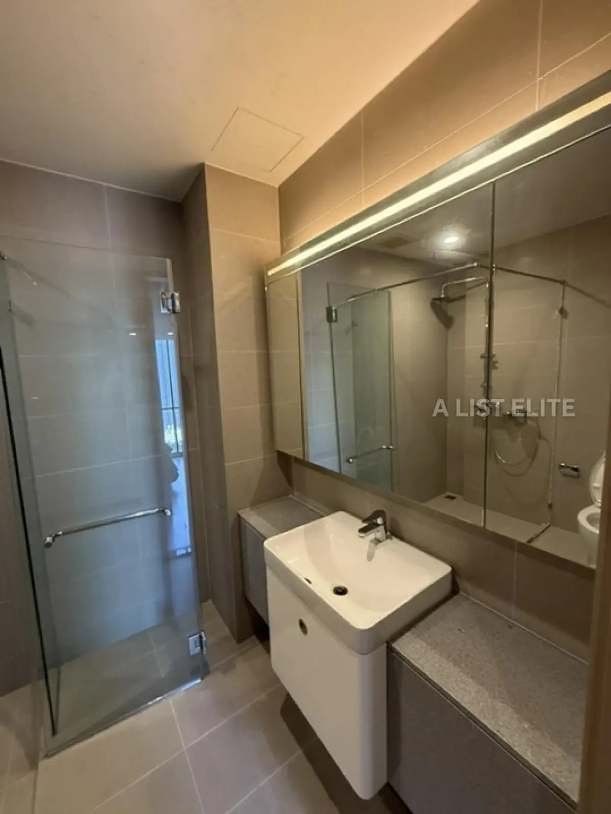Noble Ploenchit