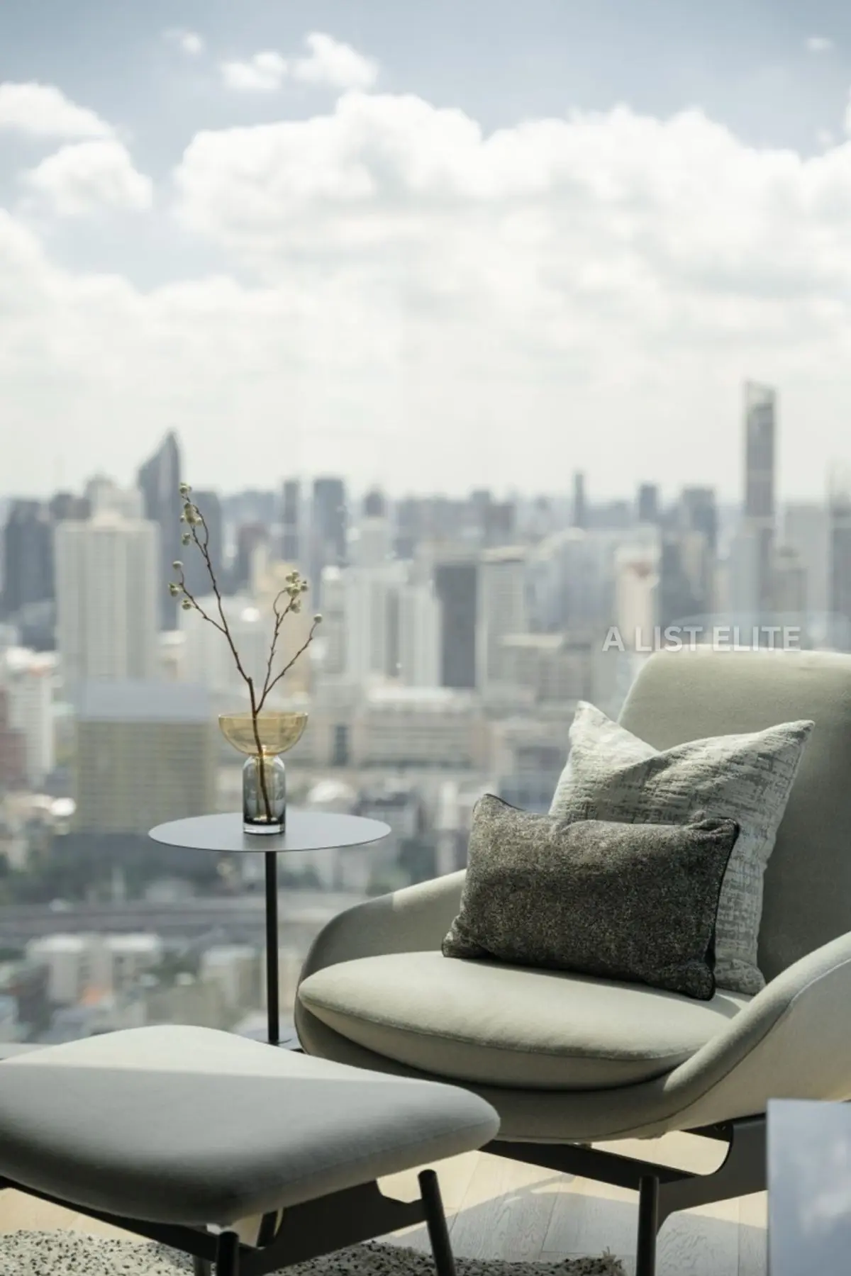 28 ชิดลม