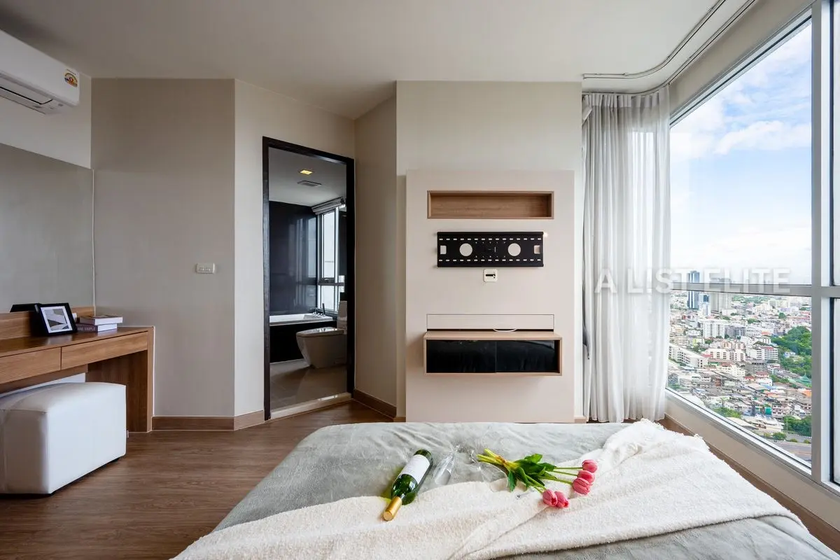 Rhythm Sathorn