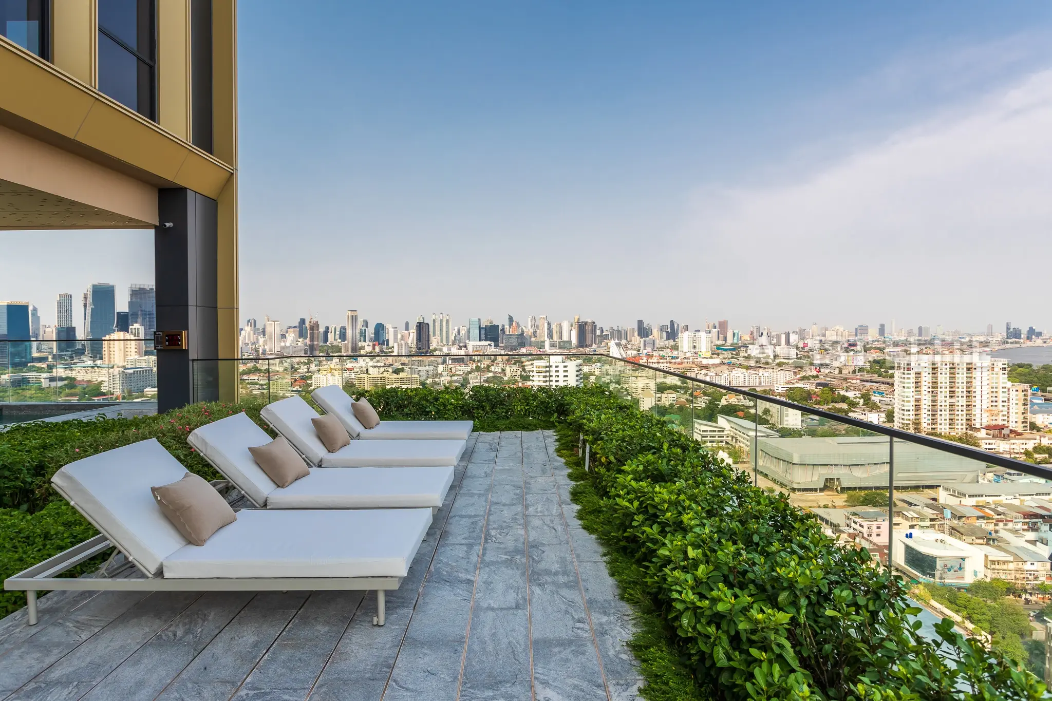 The Issara Sathorn