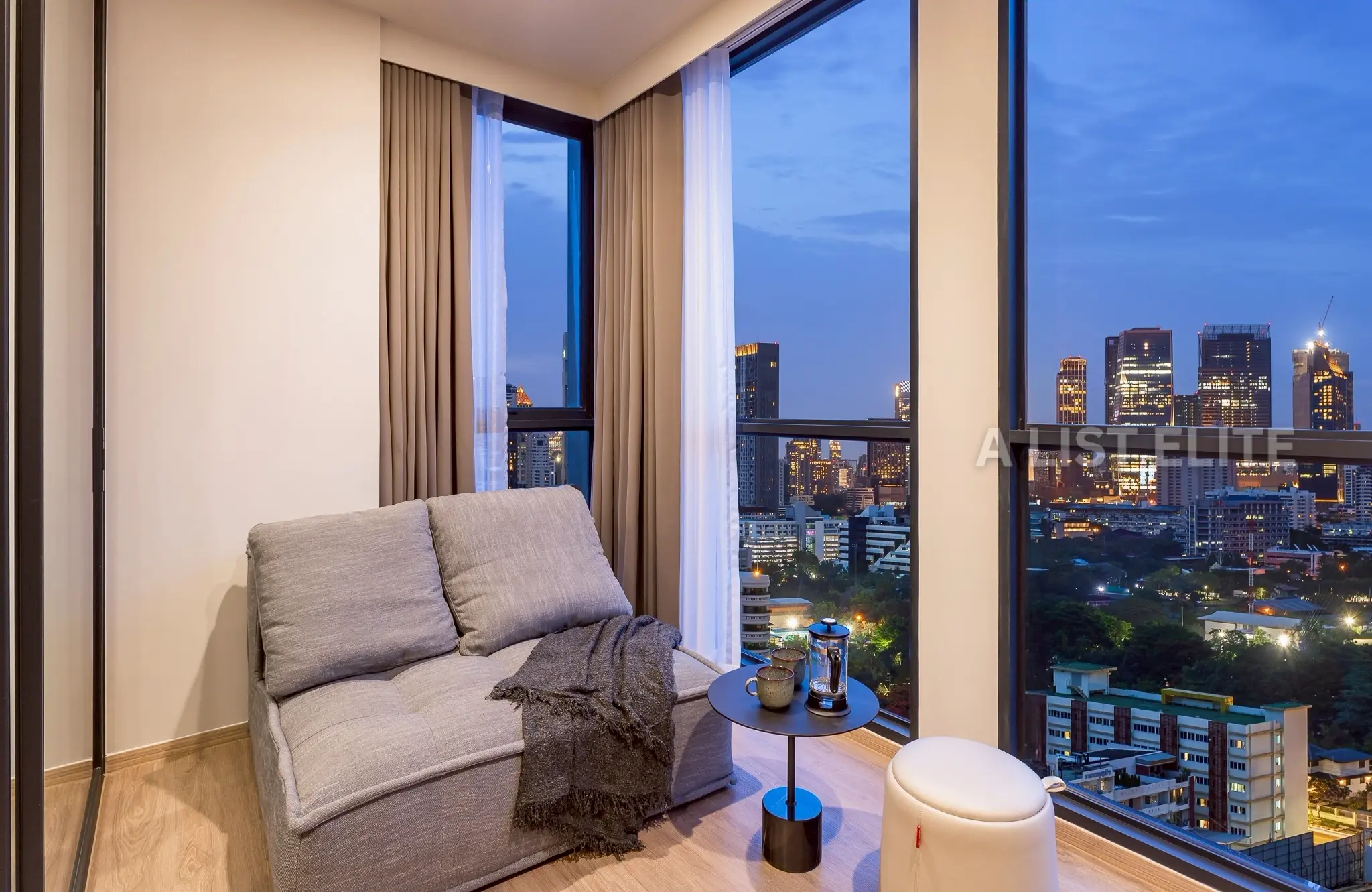 The Issara Sathorn