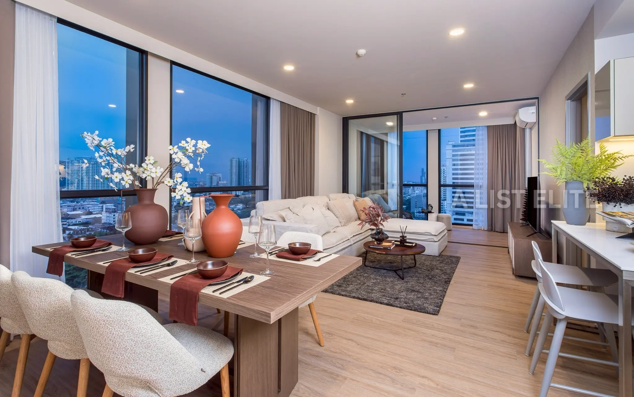 The Issara Sathorn