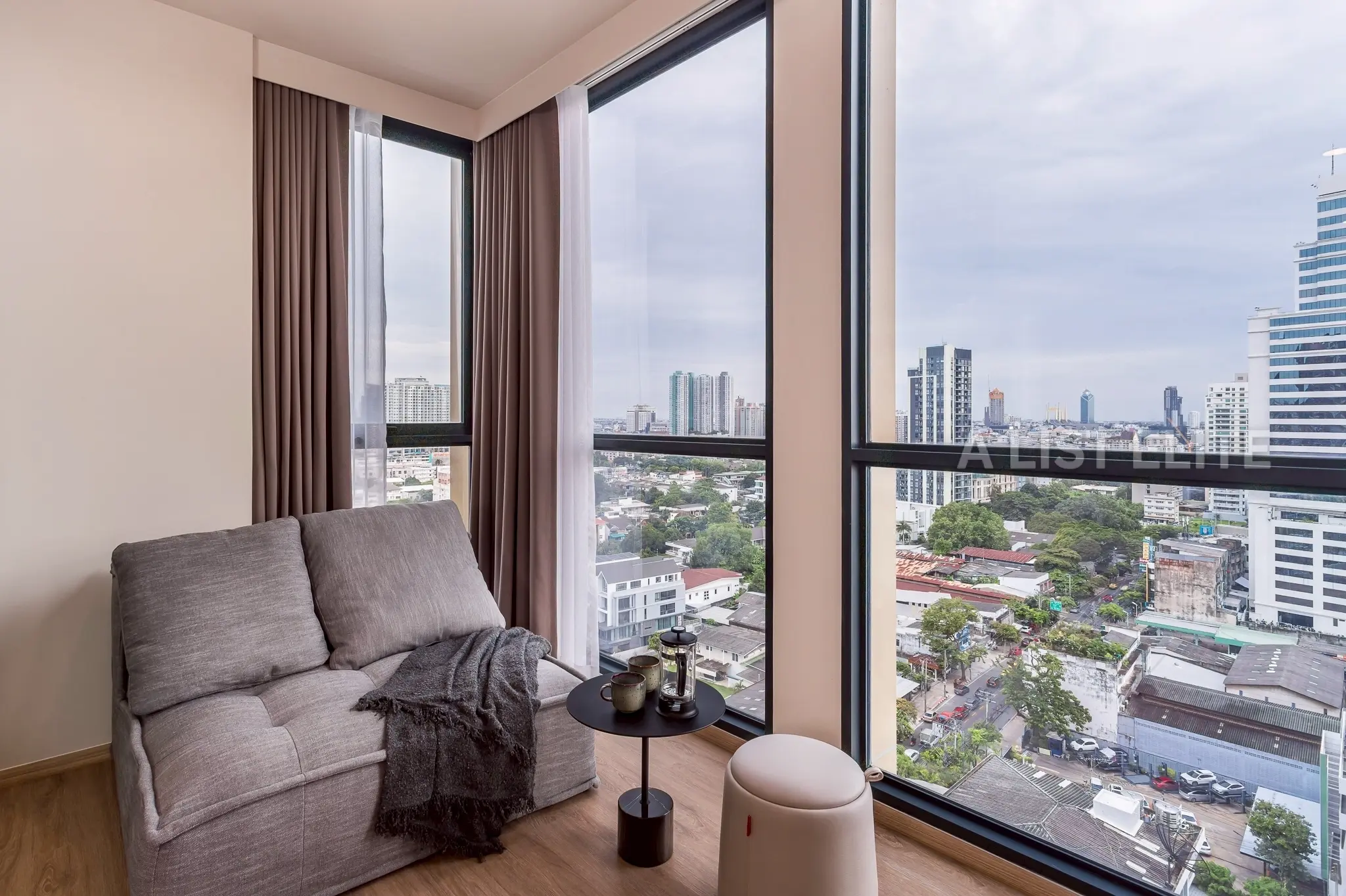 The Issara Sathorn
