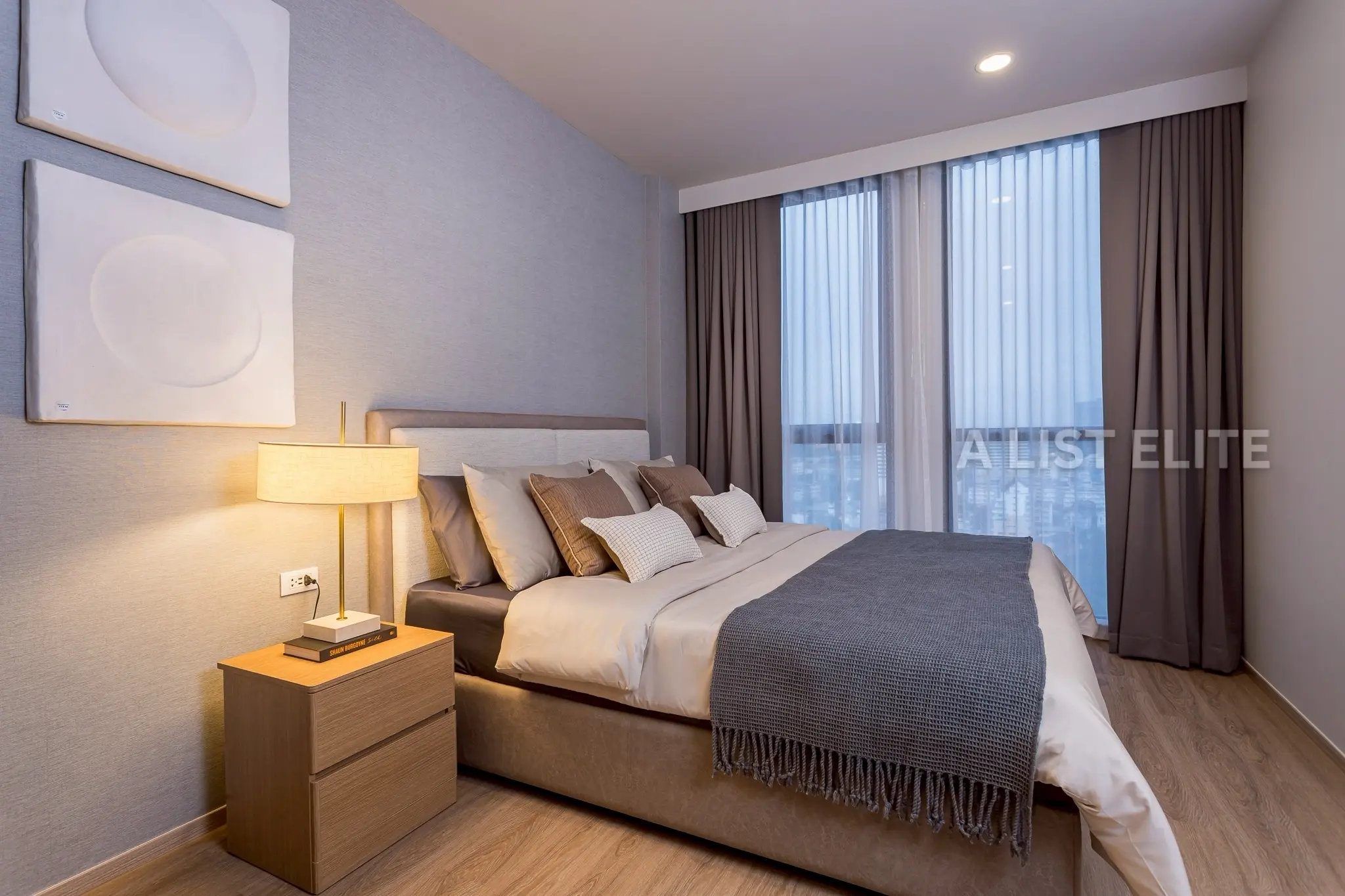The Issara Sathorn