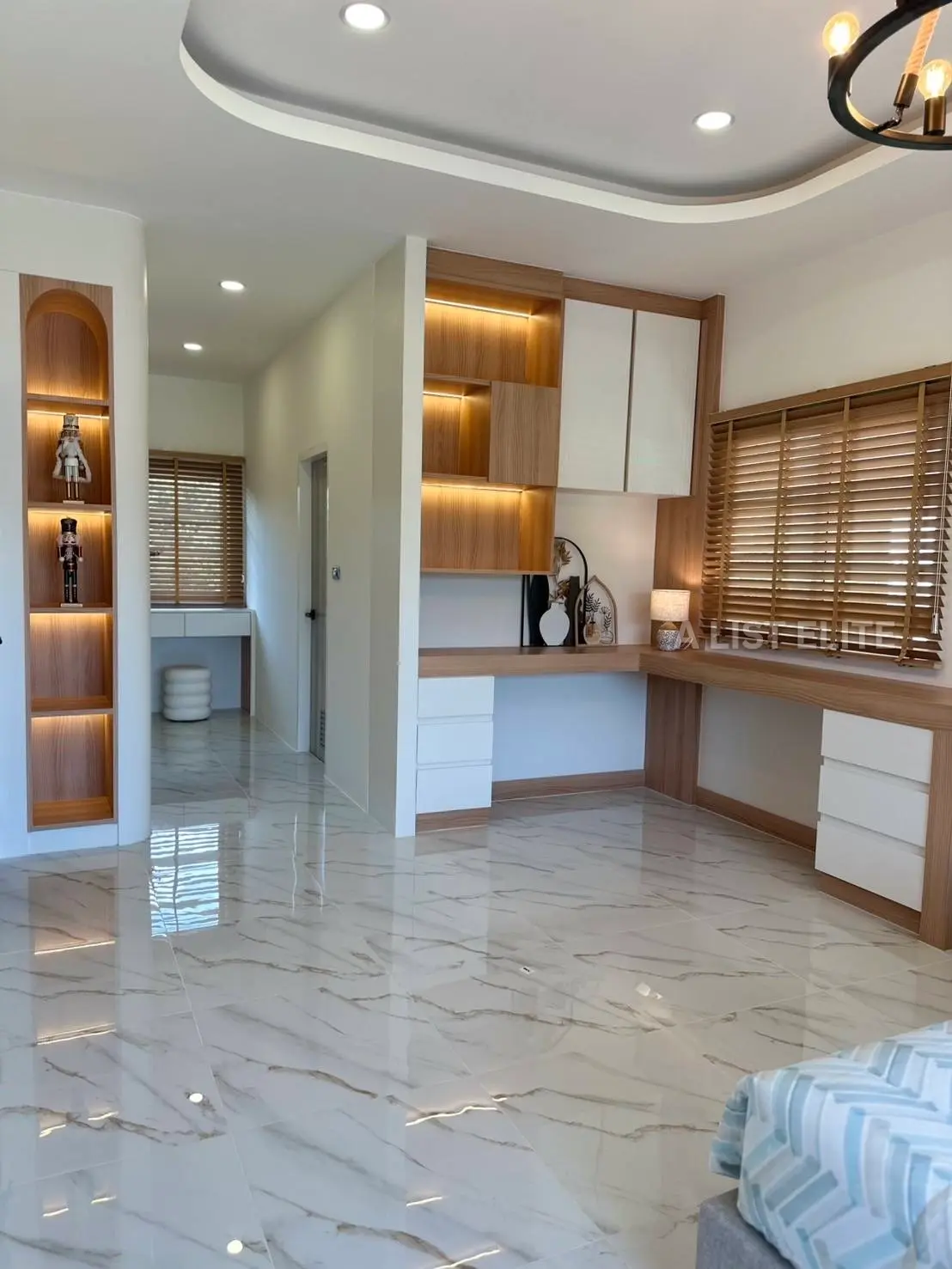 Maison rénovée à Pattaya centre – Sirisa 12 Village