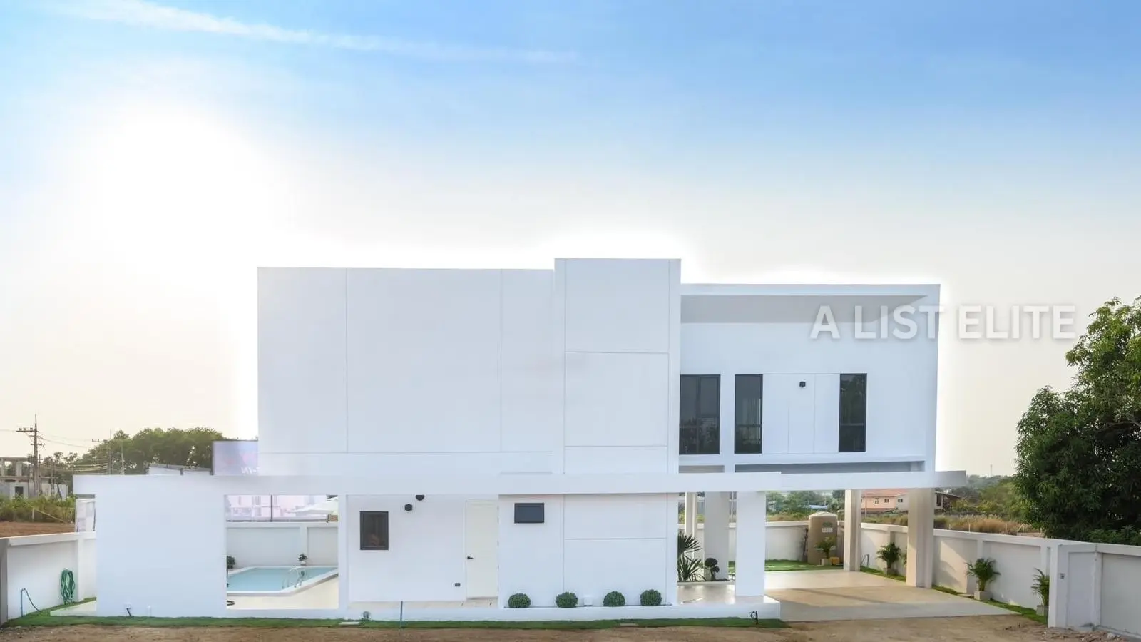 Villa avec piscine M Estate Pattaya – Spacieuse maison à 2 étages