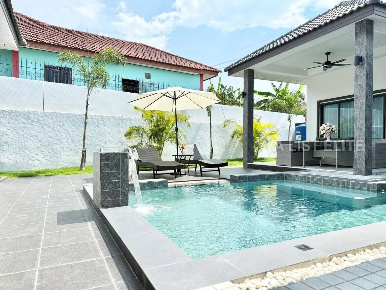 Bunsiri 3 Pool Villas – Villas de plain-pied modernes