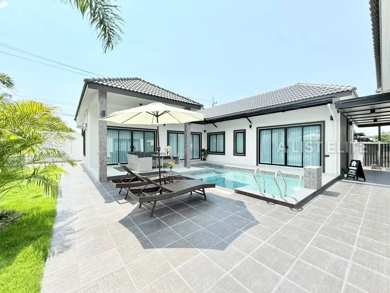 Bunsiri 3 Pool Villas – Villas de plain-pied modernes