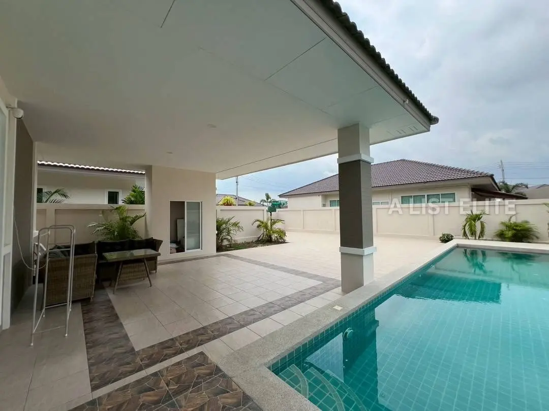 Villa avec piscine à Huai Yai – À vendre et à louer