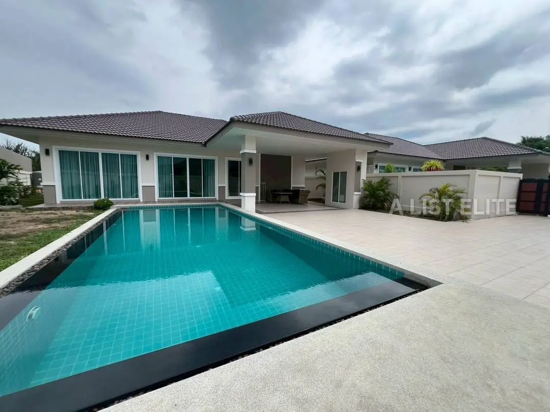 Villa avec piscine à Huai Yai – À vendre et à louer