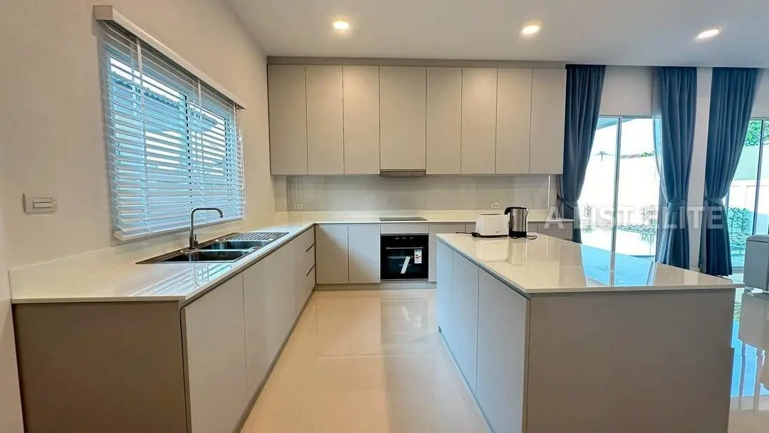 Villa avec piscine à Huai Yai – À vendre et à louer