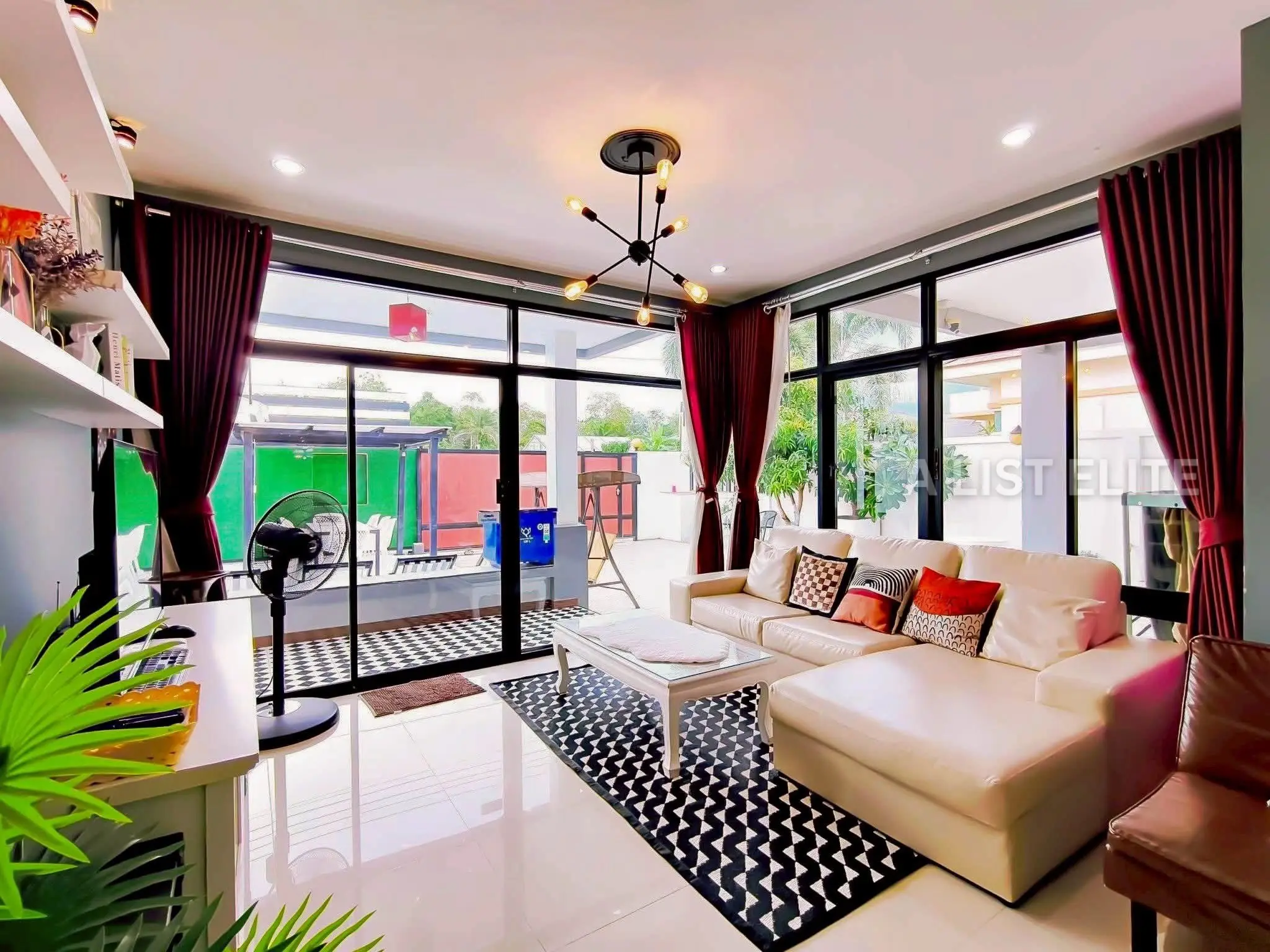Villa avec piscine privée à Huai Yai | Prête à emménager