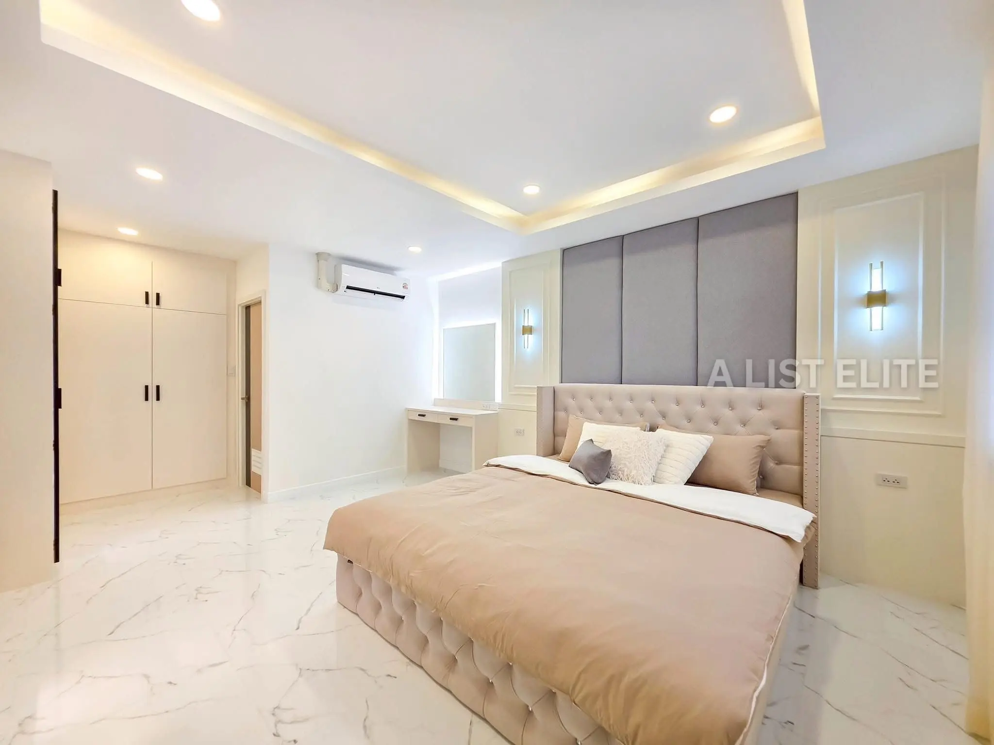 Maison rénovée à vendre | 2 étages | Quartier Jomtien
