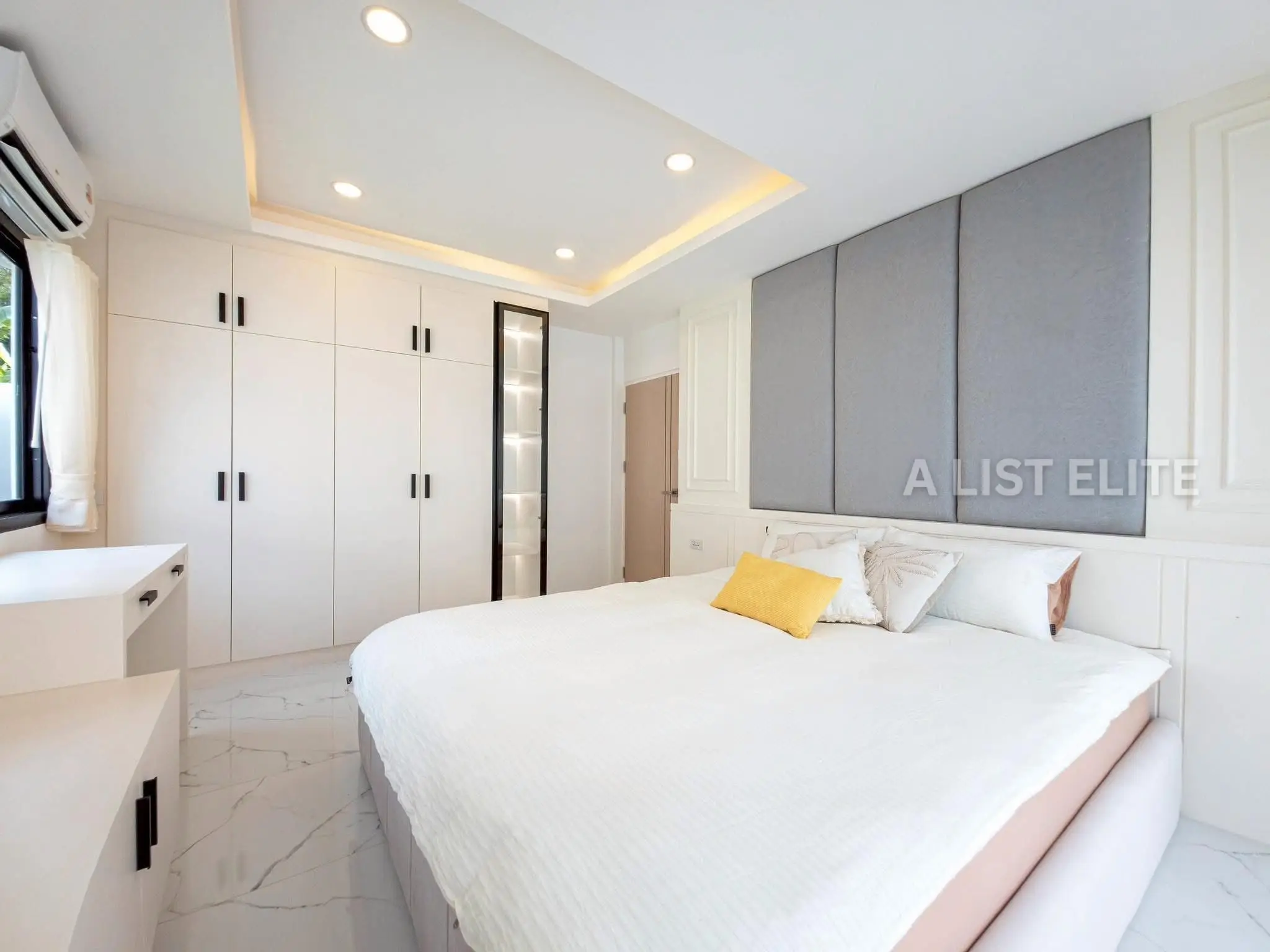 Maison rénovée à vendre | 2 étages | Quartier Jomtien