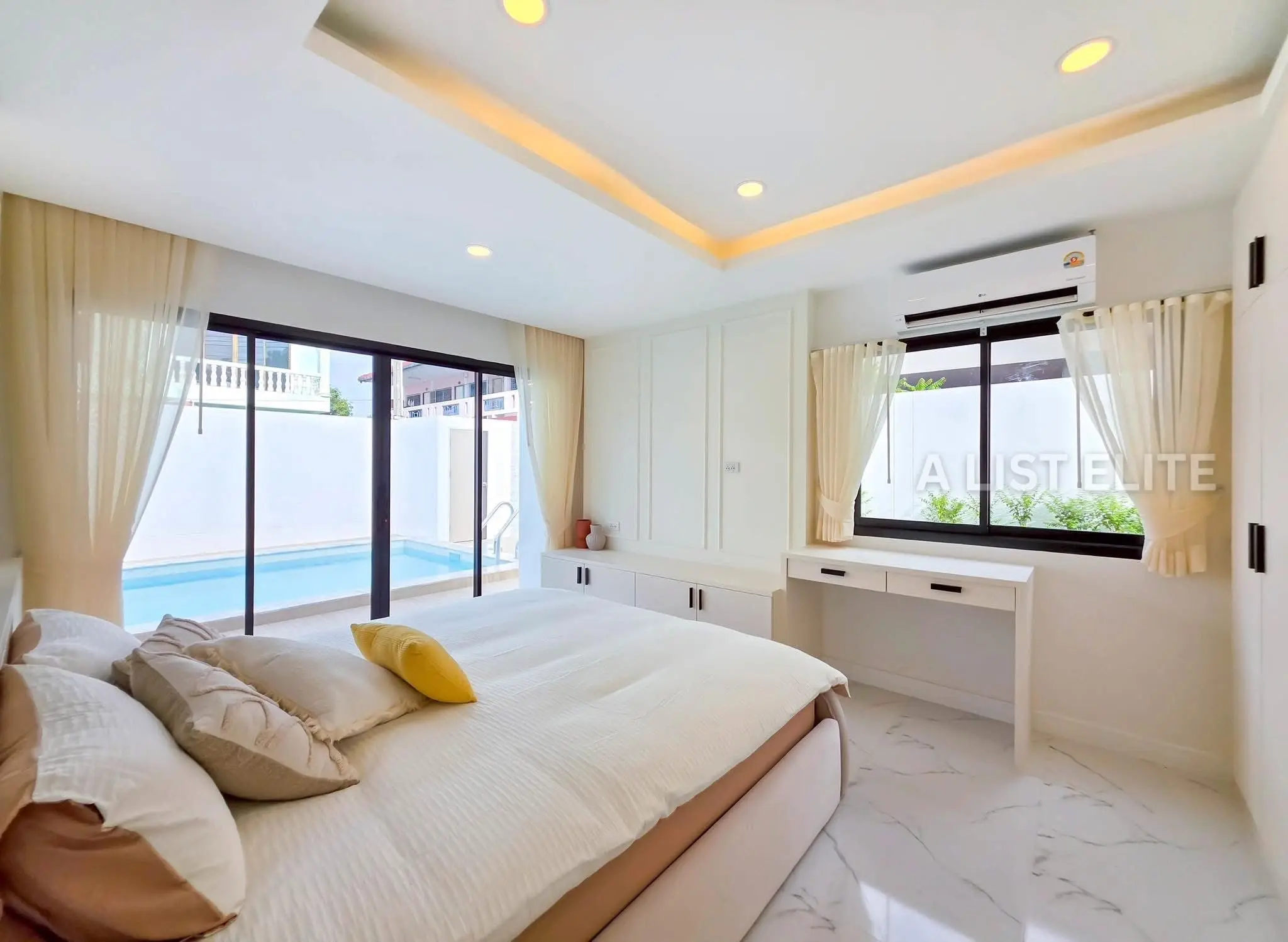 Maison rénovée à vendre | 2 étages | Quartier Jomtien