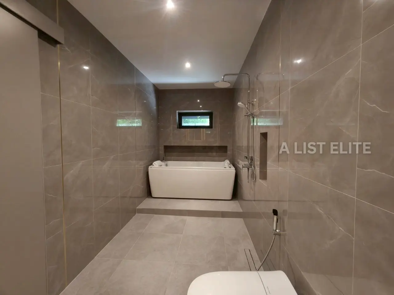 Luxury Pool Villa Only 500 meters from Jomtien Beach