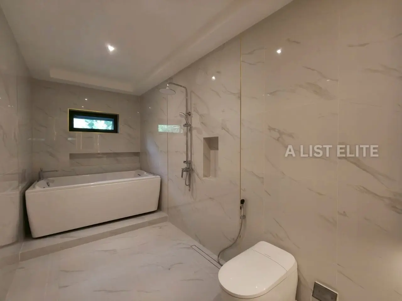 Luxury Pool Villa Only 500 meters from Jomtien Beach