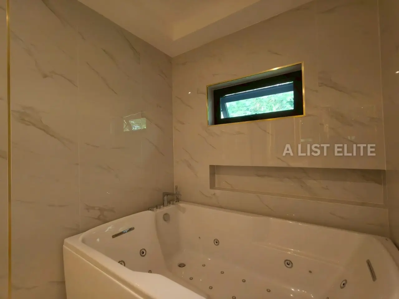 Luxury Pool Villa Only 500 meters from Jomtien Beach
