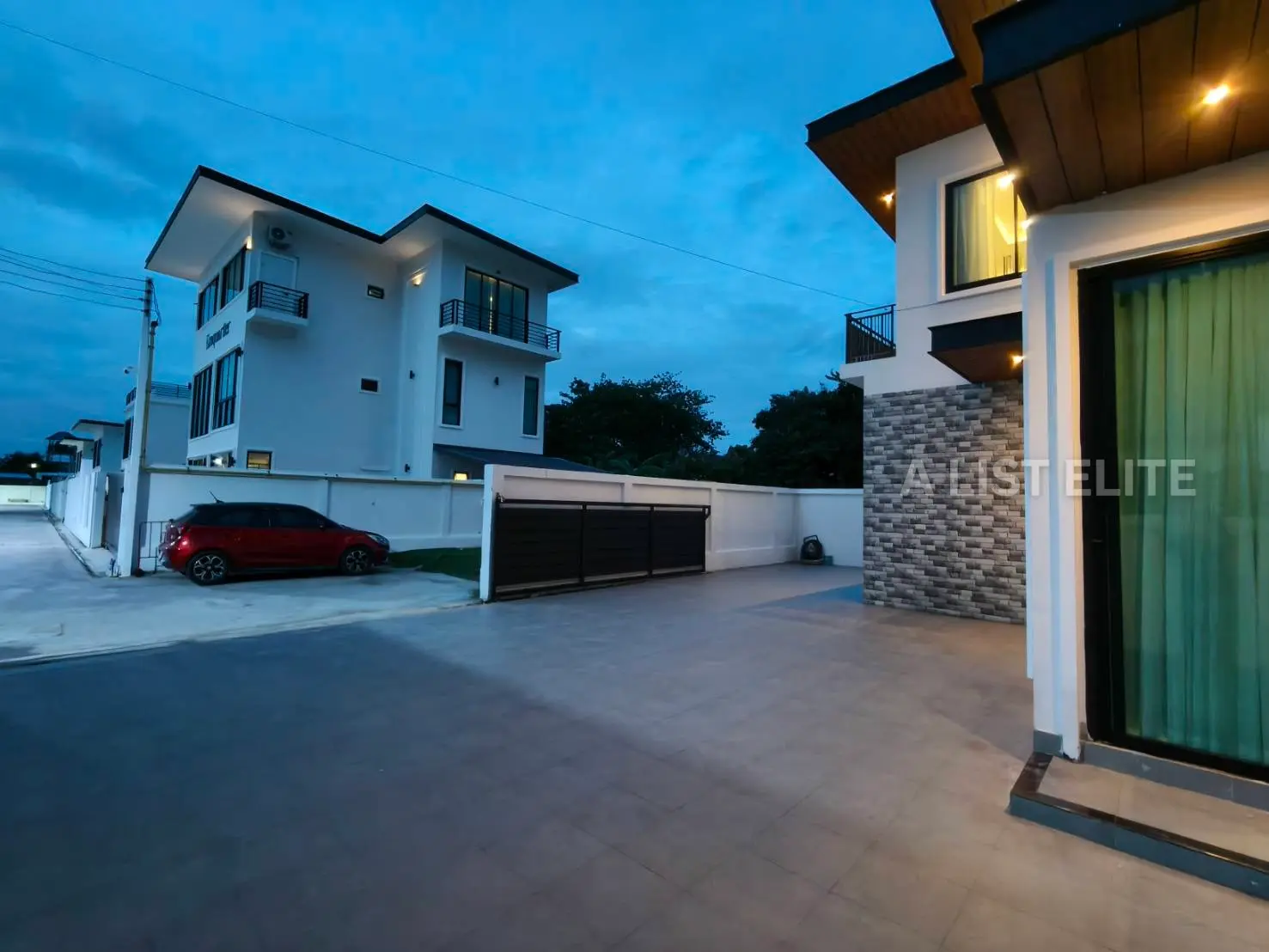  2-Storey Pool Villa in Huay Yai 