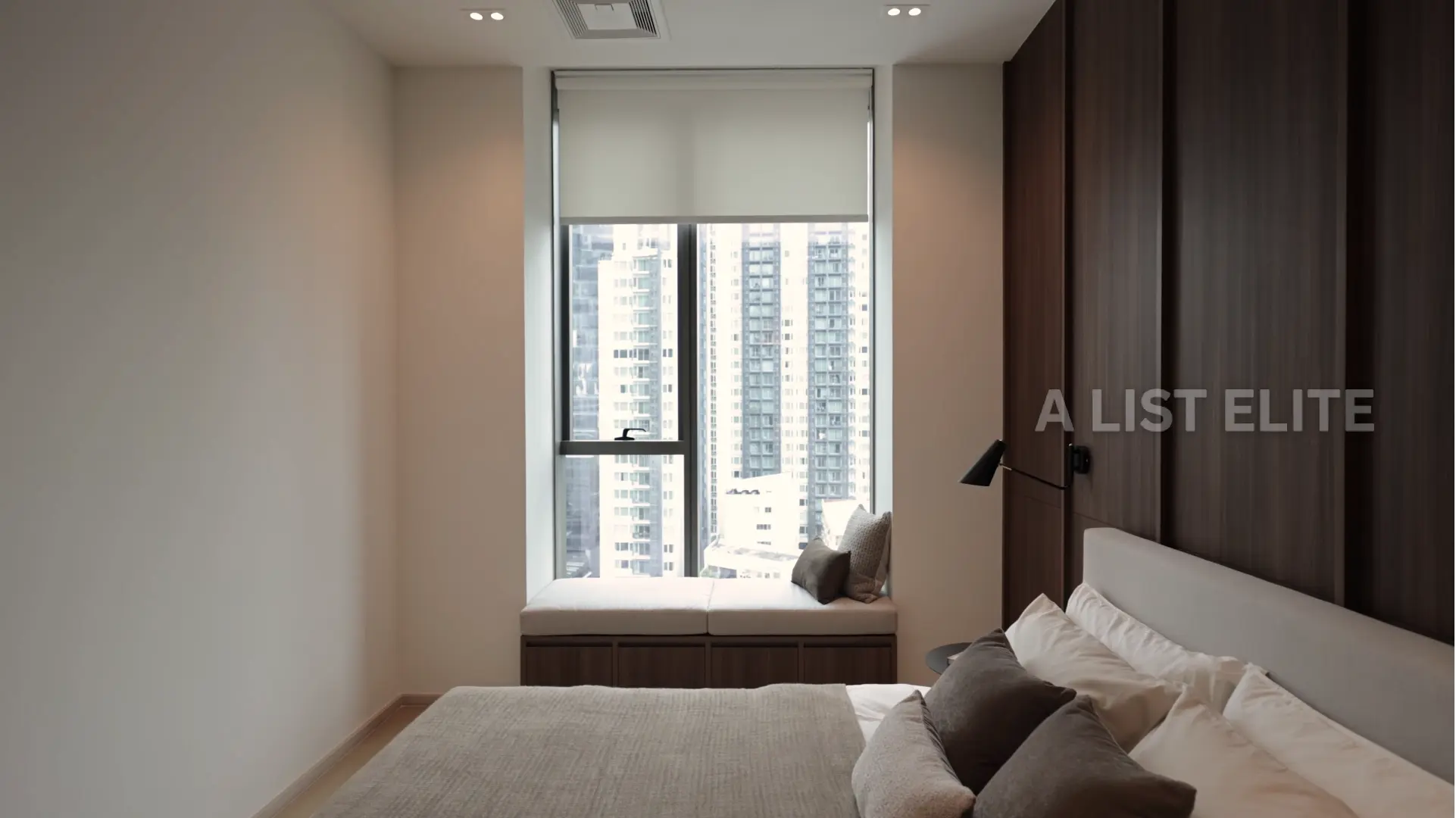 ELITENEW15702, The Strand Thonglor