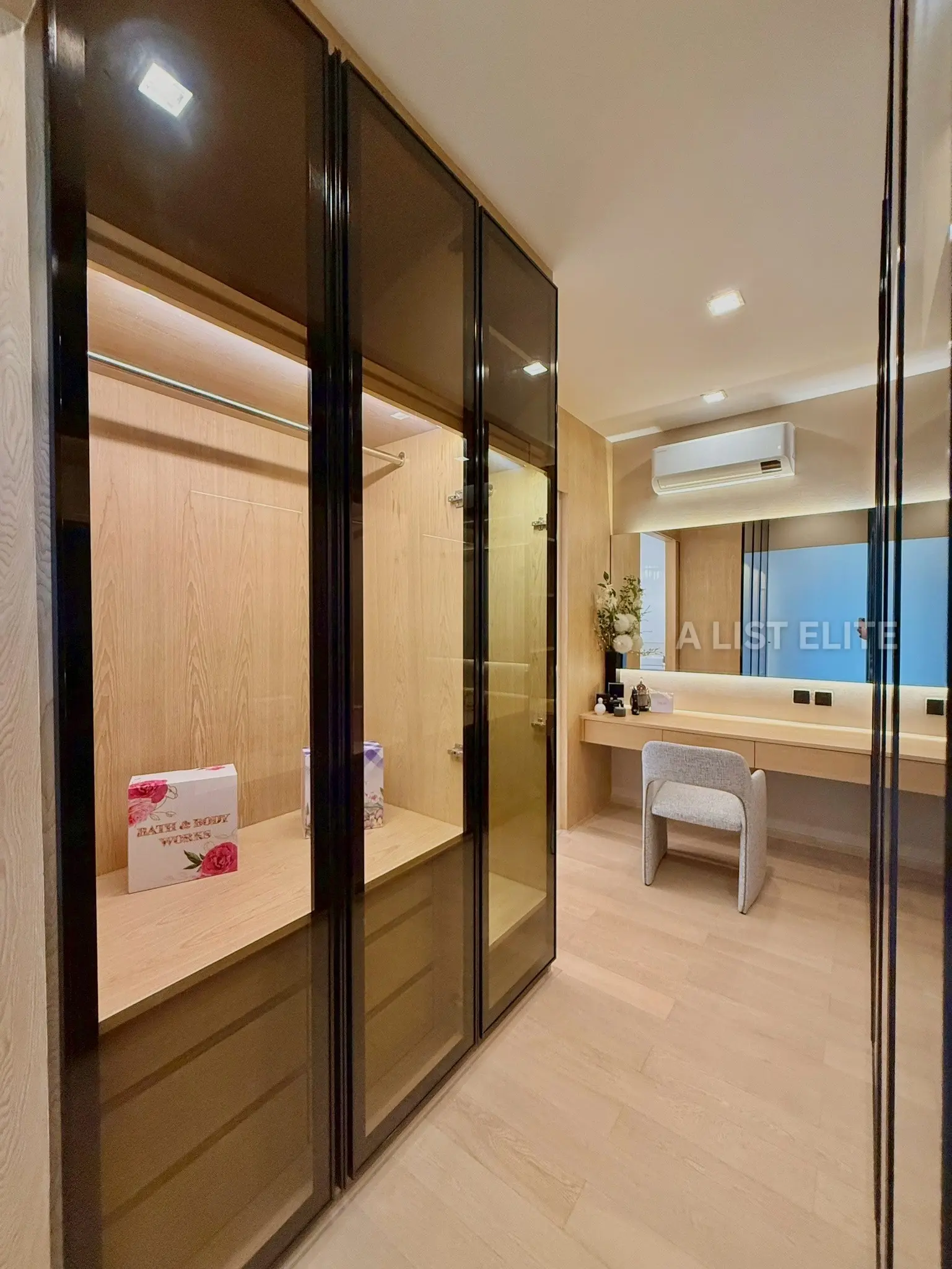 บ้านเดี่ยวสุดหรู สไตล์มินิมอลทรอปิคอล ใจกลางเมืองพัทยา
