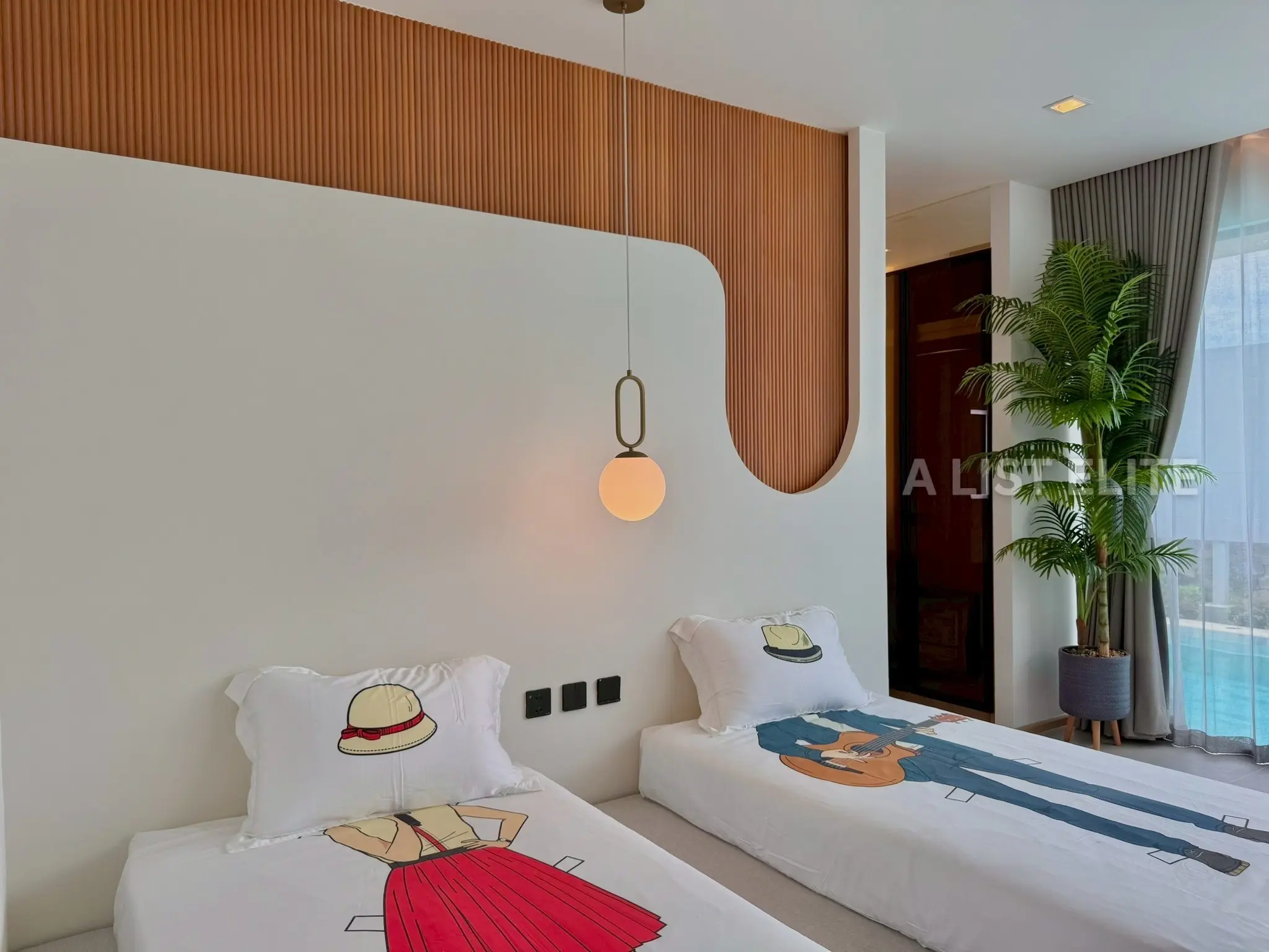 บ้านเดี่ยวสุดหรู สไตล์มินิมอลทรอปิคอล ใจกลางเมืองพัทยา