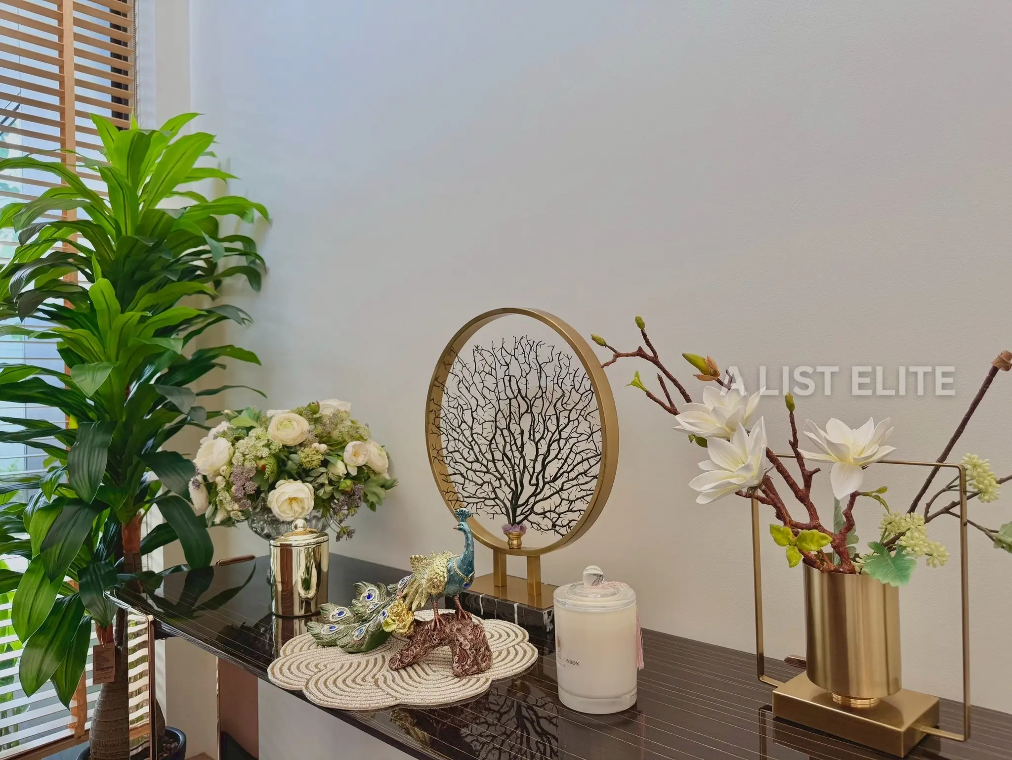 บ้านเดี่ยวสุดหรู สไตล์มินิมอลทรอปิคอล ใจกลางเมืองพัทยา