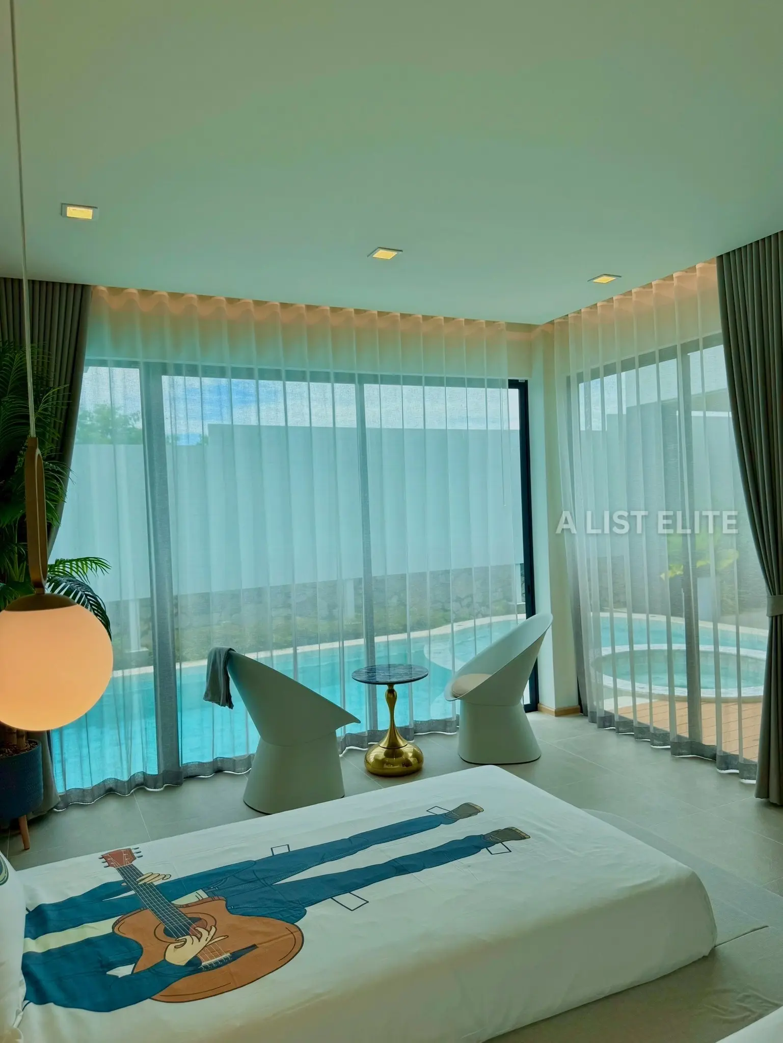 บ้านเดี่ยวสุดหรู สไตล์มินิมอลทรอปิคอล ใจกลางเมืองพัทยา