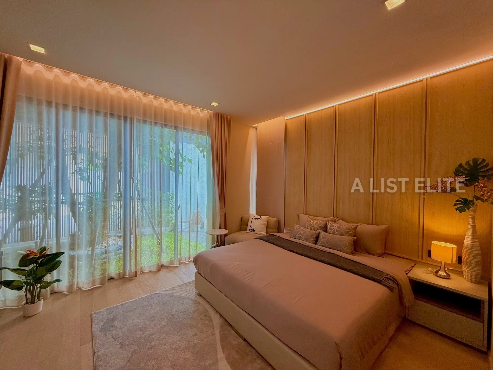 บ้านเดี่ยวสุดหรู สไตล์มินิมอลทรอปิคอล ใจกลางเมืองพัทยา