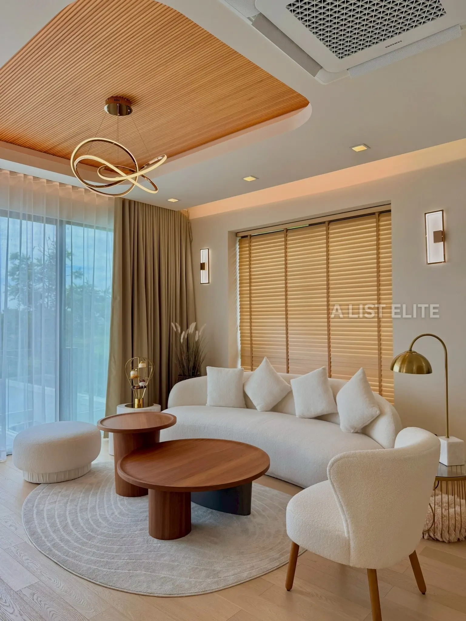 บ้านเดี่ยวสุดหรู สไตล์มินิมอลทรอปิคอล ใจกลางเมืองพัทยา