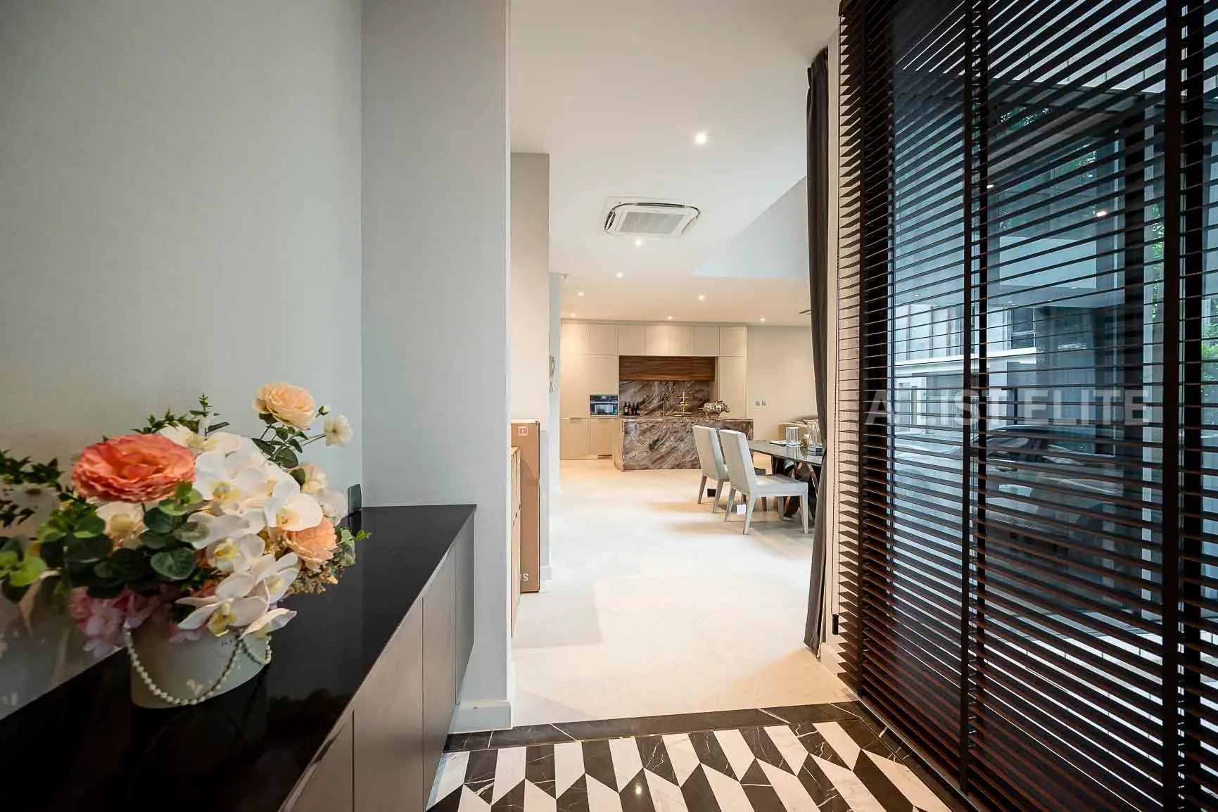 บ้านเดี่ยว 417 ตร.ม. 4 ห้องนอน 5 ห้องน้ำ ที่ BuGaan Pattanakarn