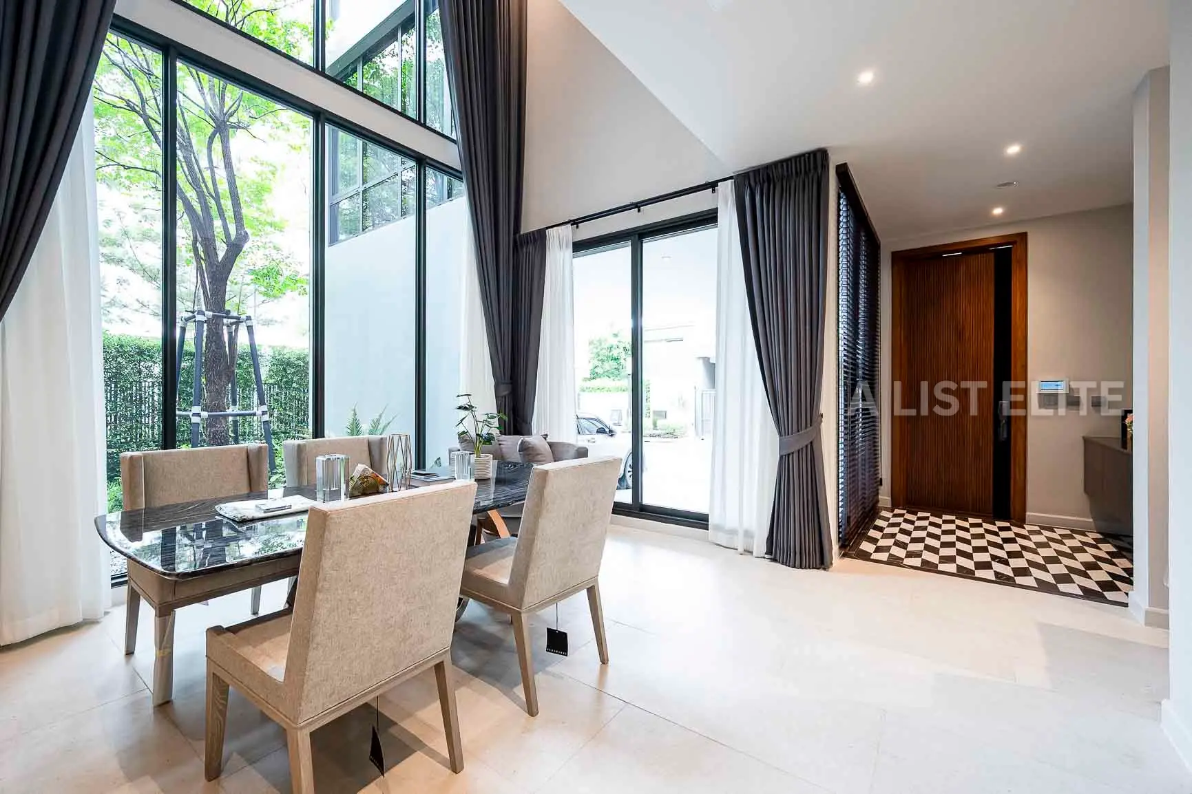 บ้านเดี่ยว 417 ตร.ม. 4 ห้องนอน 5 ห้องน้ำ ที่ BuGaan Pattanakarn