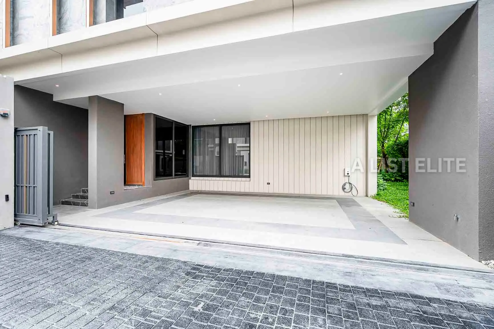 บ้านเดี่ยว 417 ตร.ม. 4 ห้องนอน 5 ห้องน้ำ ที่ BuGaan Pattanakarn