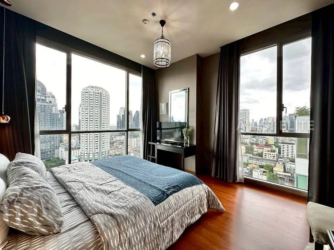 Quattro Thonglor