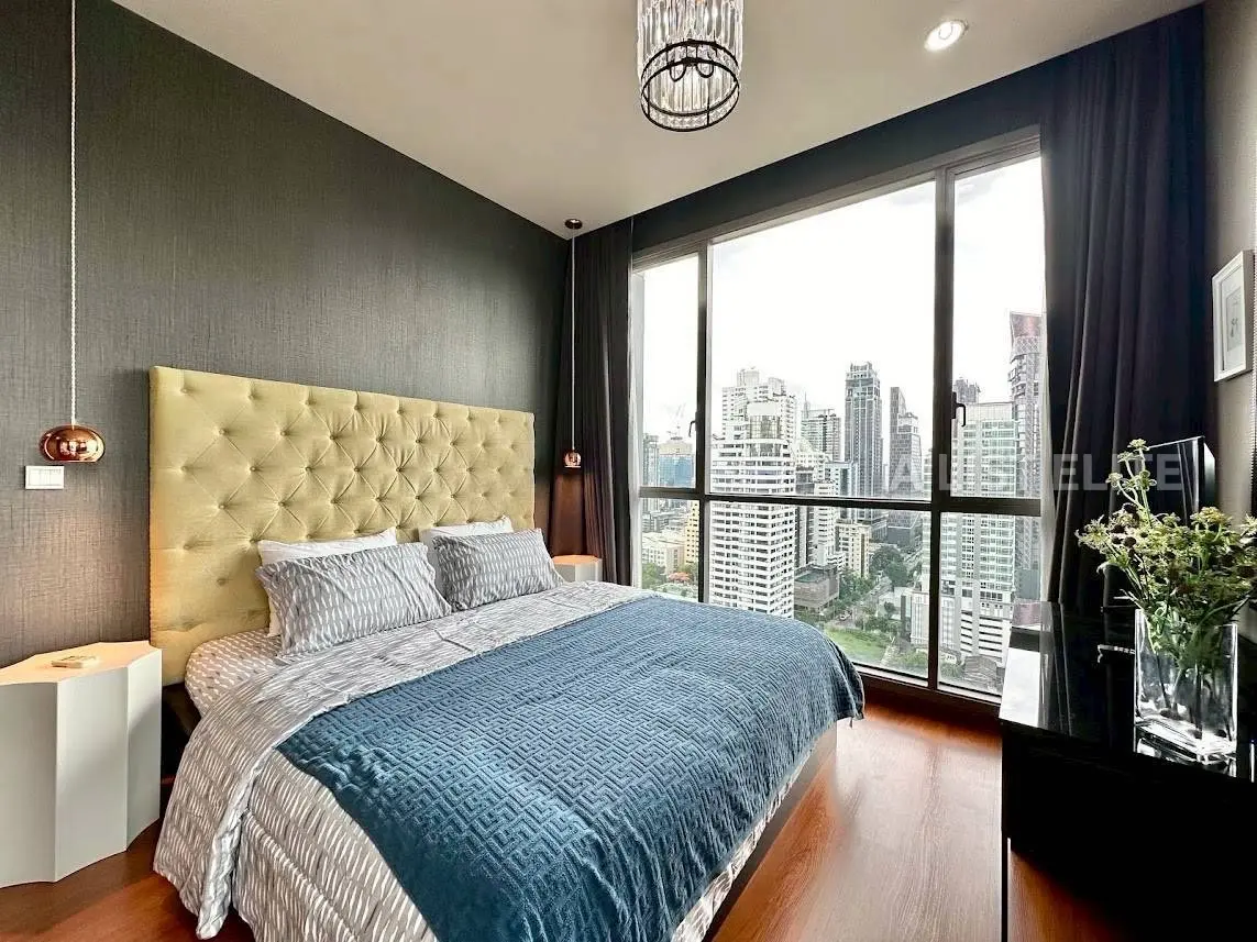 Quattro Thonglor