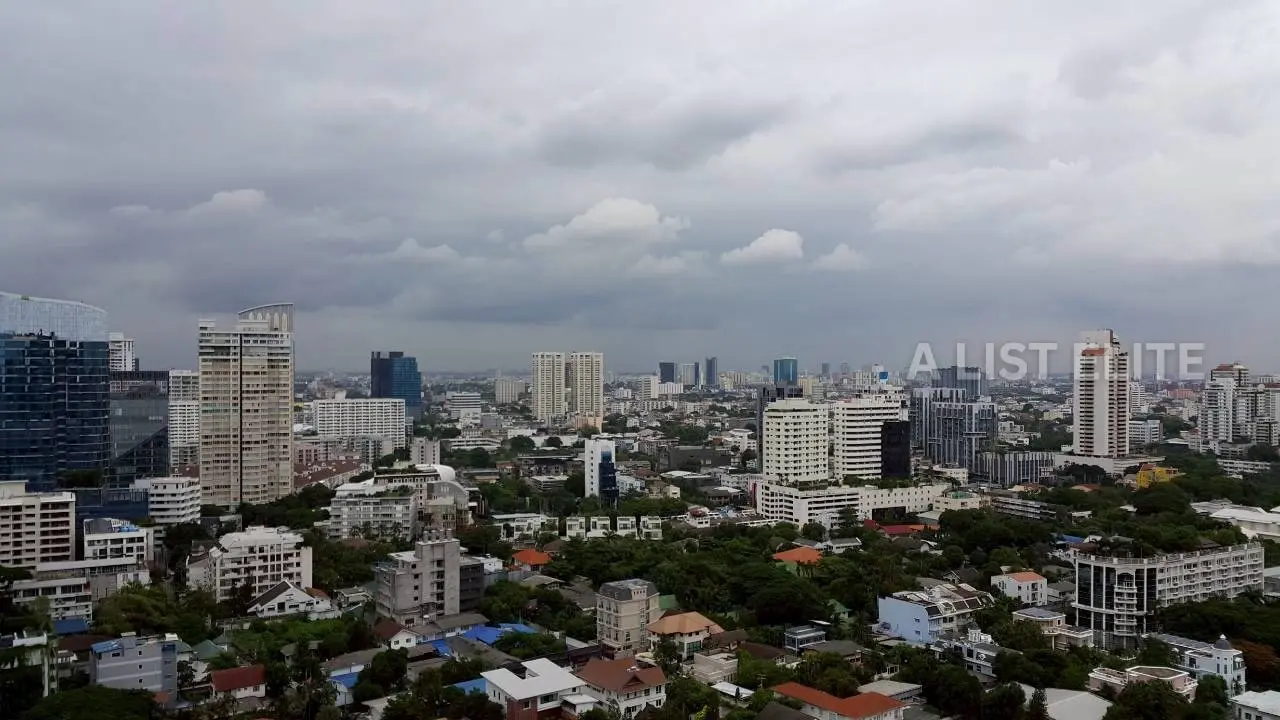 Quattro Thonglor