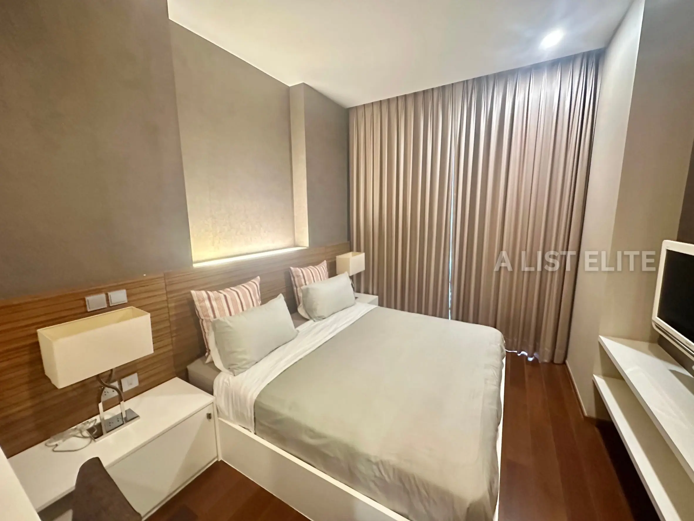 Quattro Thonglor