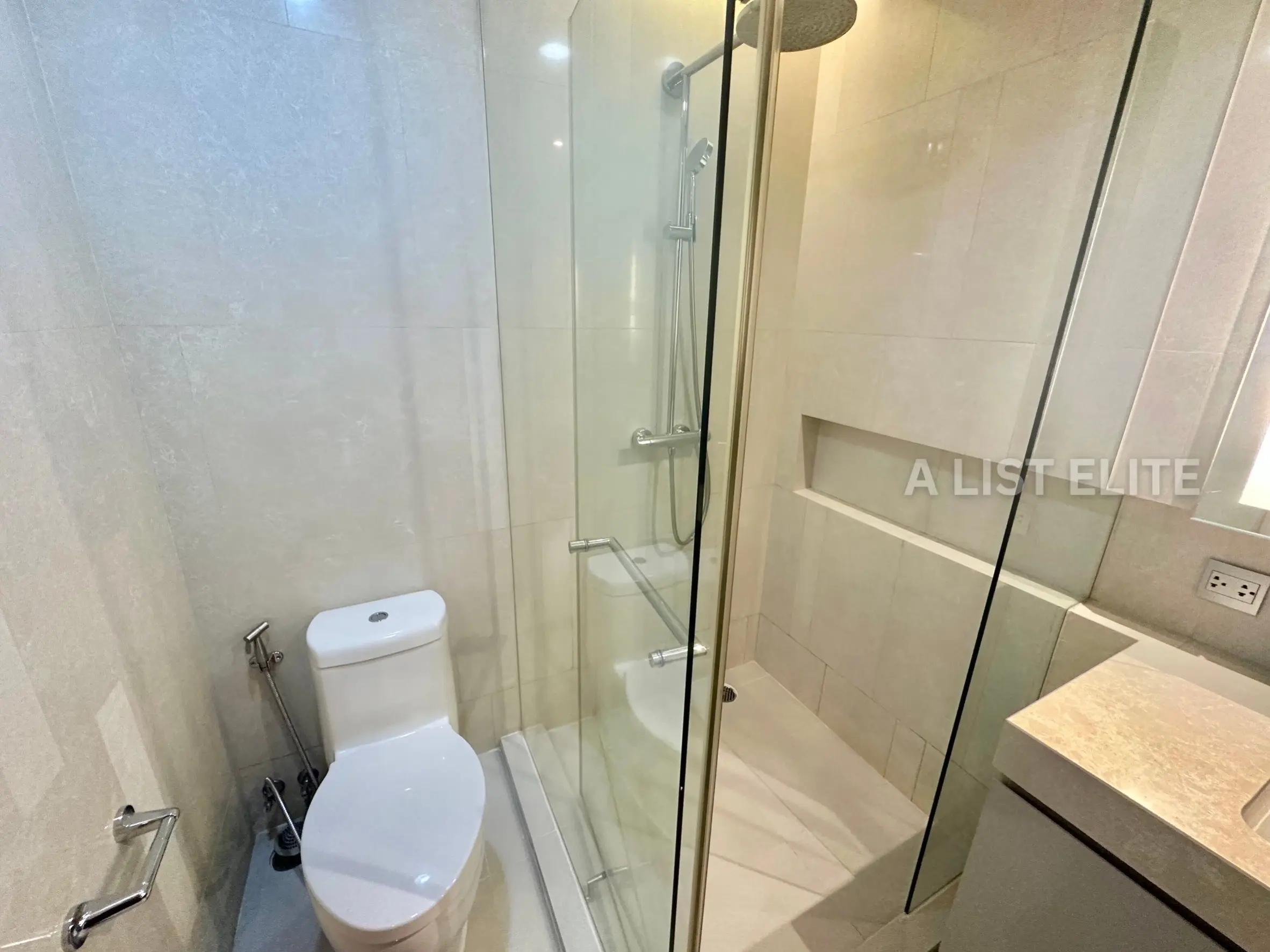 Quattro Thonglor