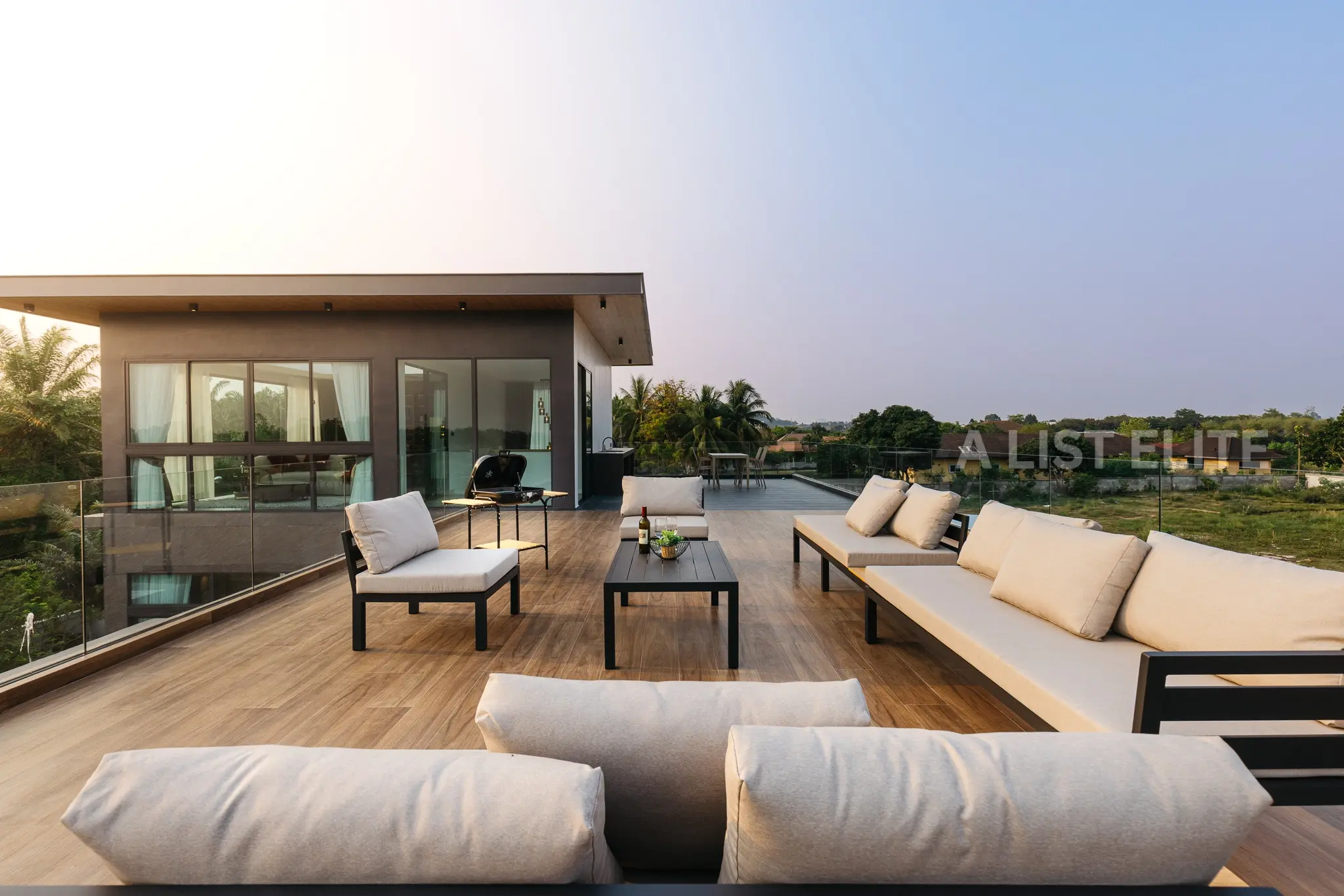 บ้านเดี่ยว 6 ห้องนอน 6 ห้องน้ำ พื้นที่ใช้สอย 705 ตร.ม. ที่ The Sylva Pattaya (Villa Heaven A)